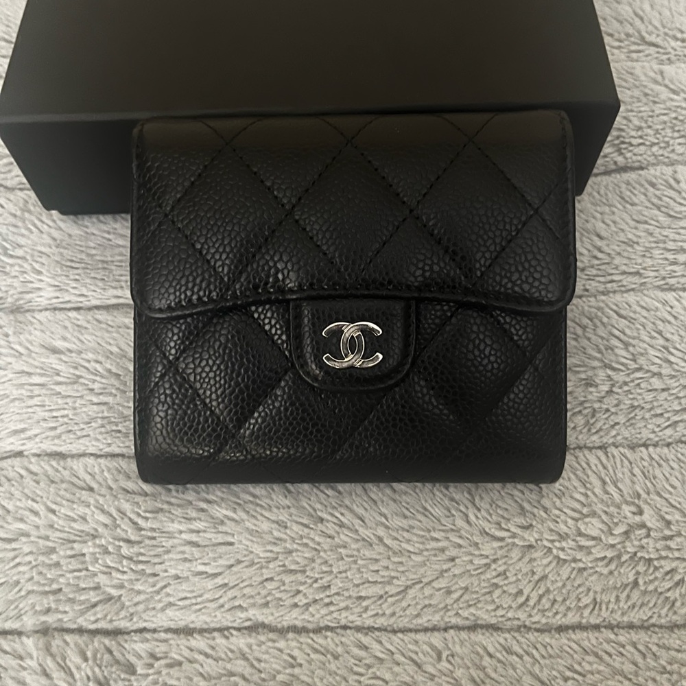 Chanel Caviar Classic Small Compact Flap Wallet - Picture 1 of 8